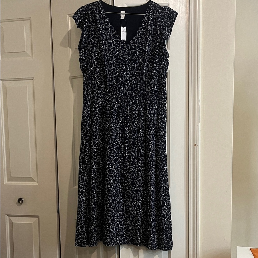 NWT GAP Women’s Navy and White Floral Midi Dress Size XL